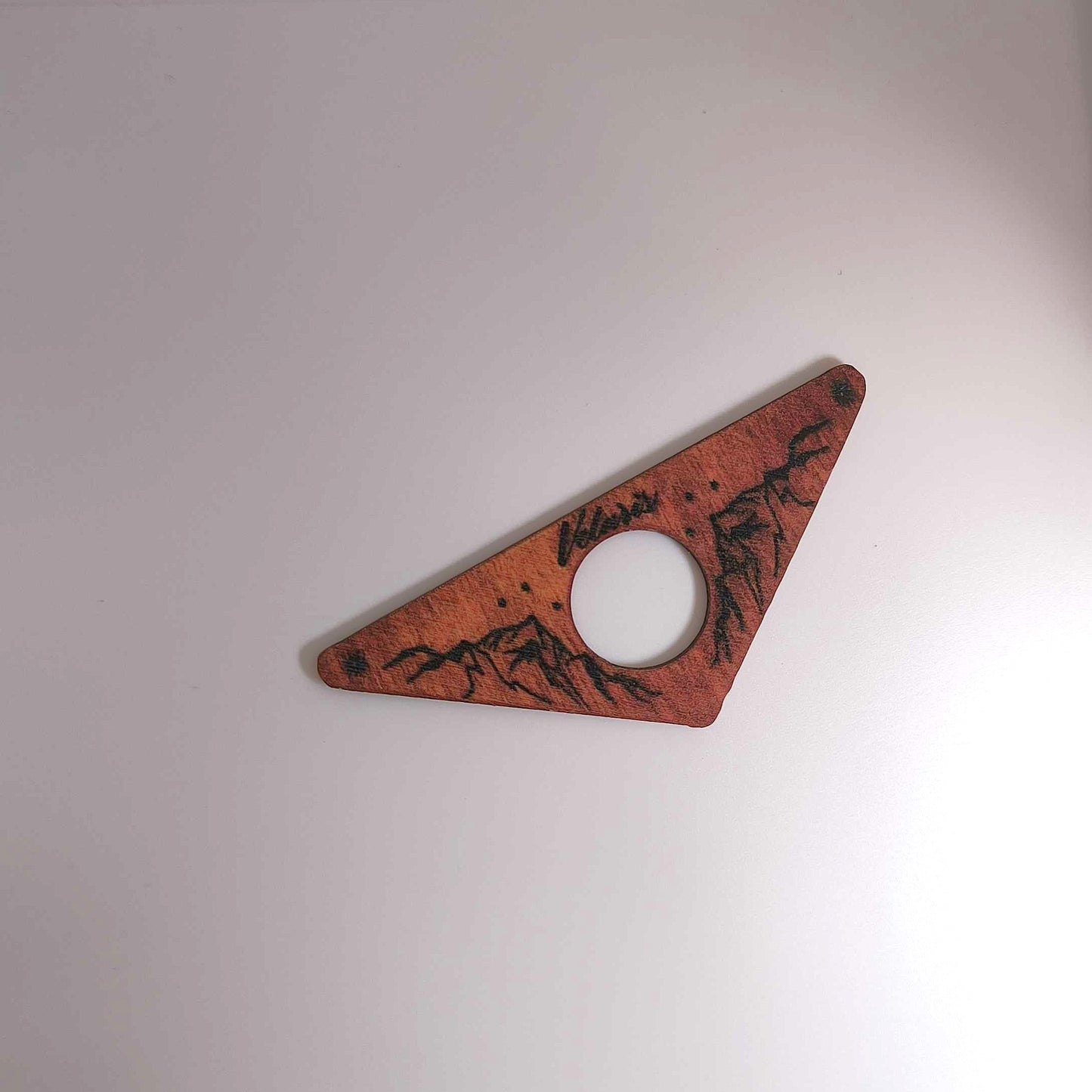 Дървен държач за страници „Криле в нощта“