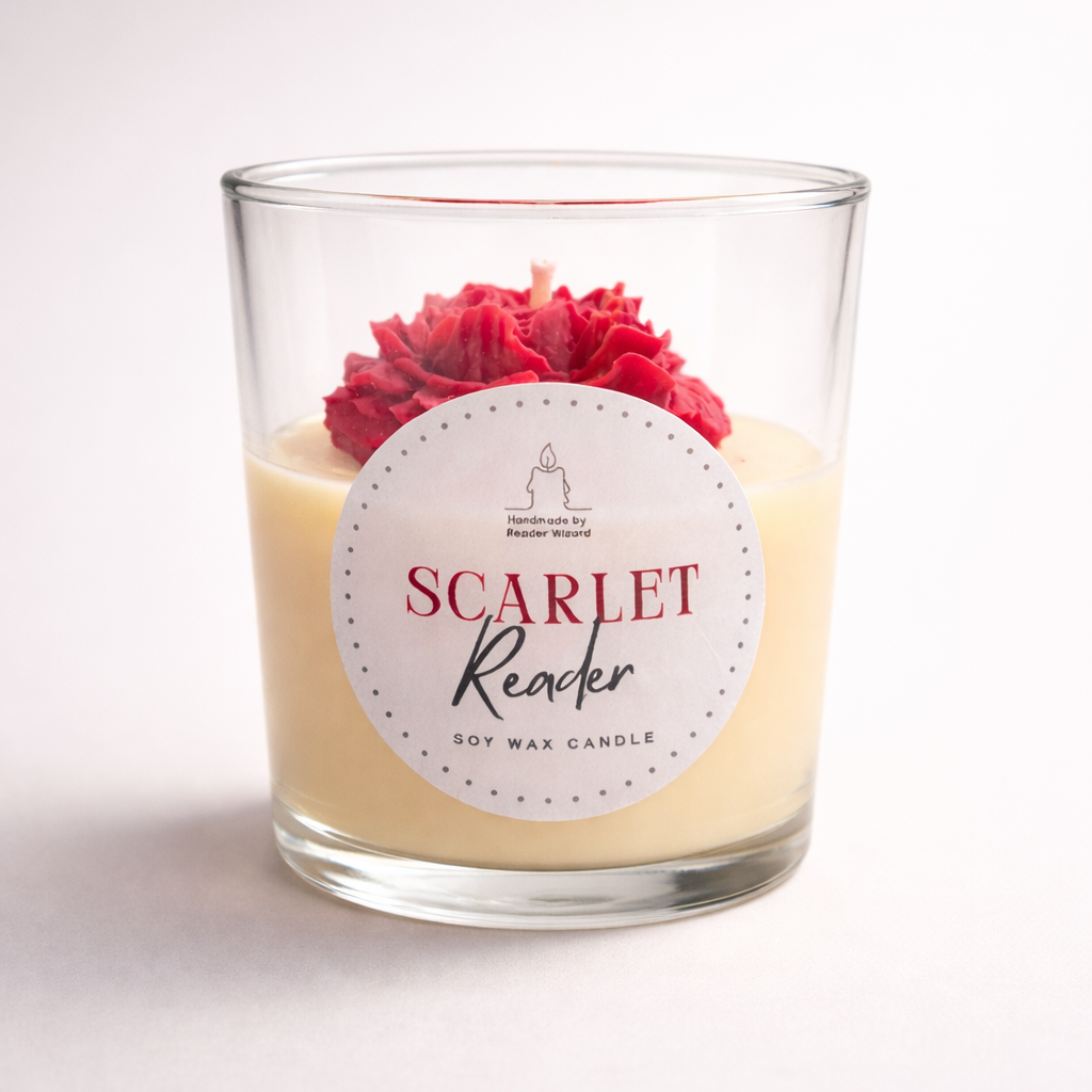 Scarlet Reader – ръчно изработена соева свещ с роза (20h)