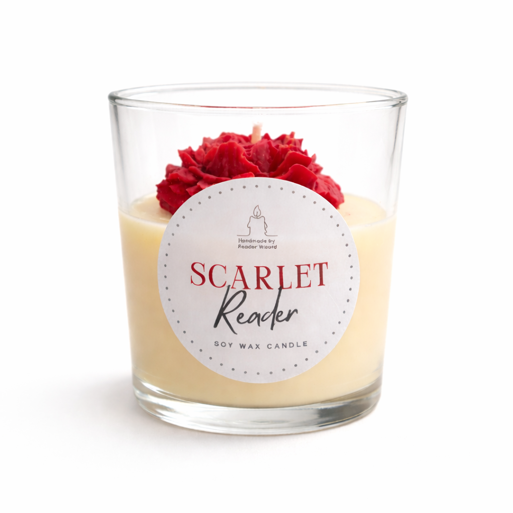 Scarlet Reader – ръчно изработена соева свещ с роза (20h)