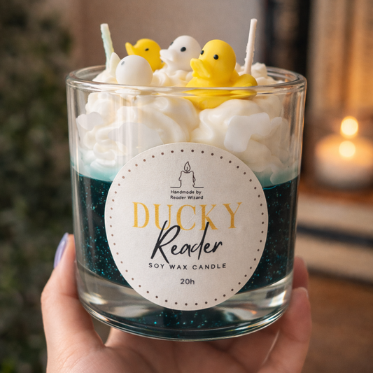 Ducky Reader – ръчно изработена соева свещ с патета (20h)